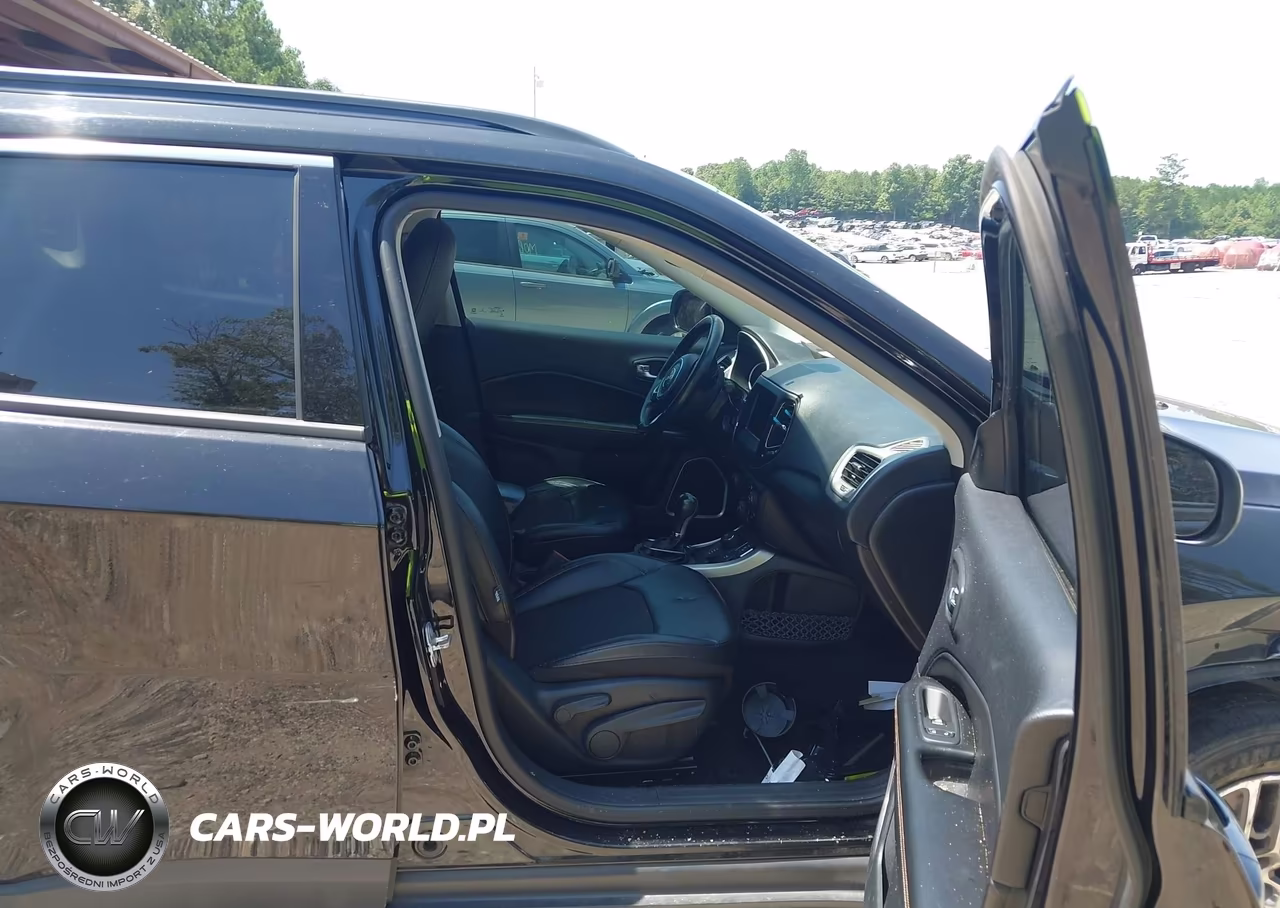 2019 Jeep Compass Latitude 4X4 VIN:3C4NJDBB1KT760923 - 5