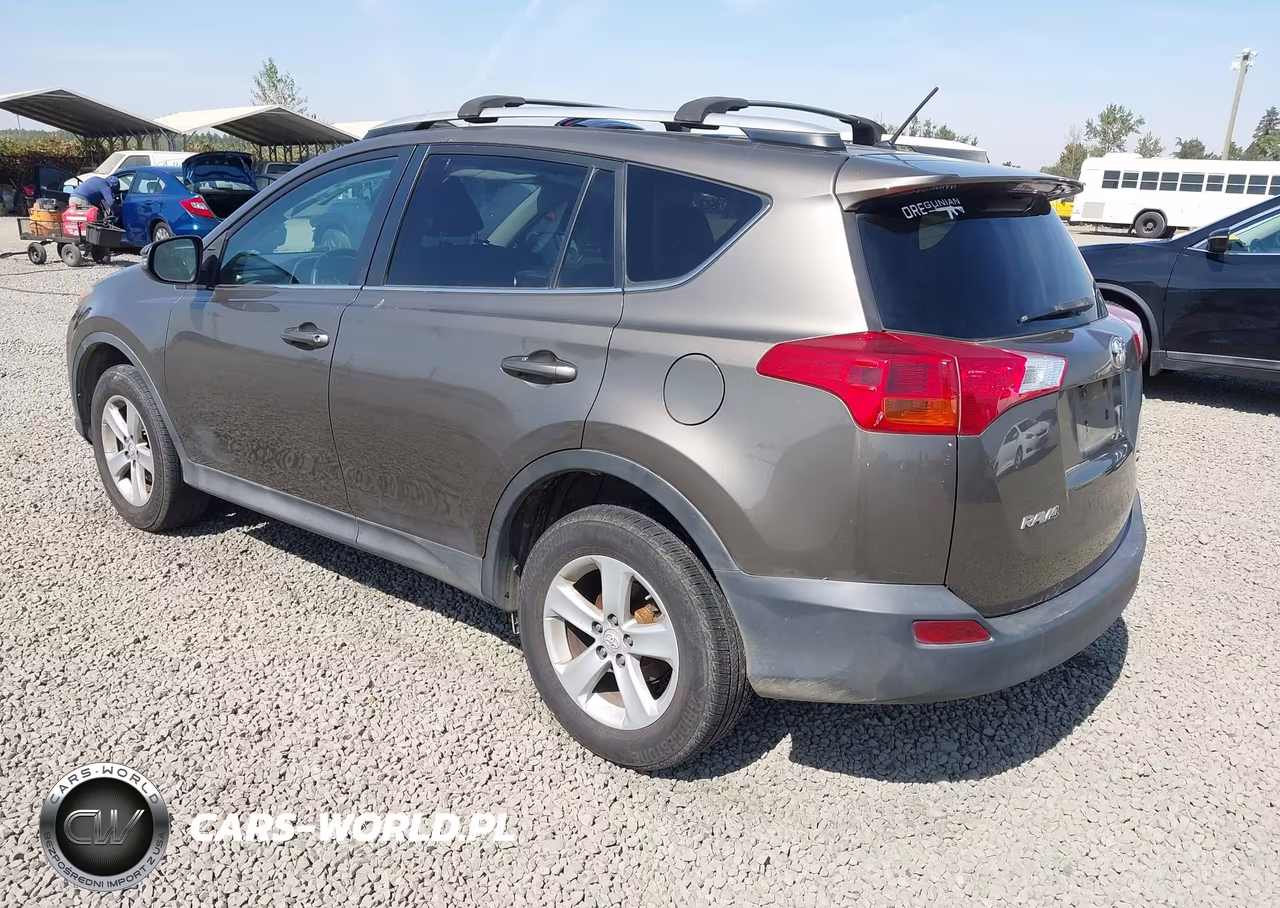 2013 Toyota Rav4 Xle VIN:2T3RFREV5DW033950 - 3