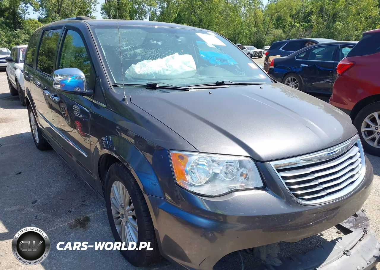 2015 Chrysler Town & Country Limited – zdjęcie 1 z 16
