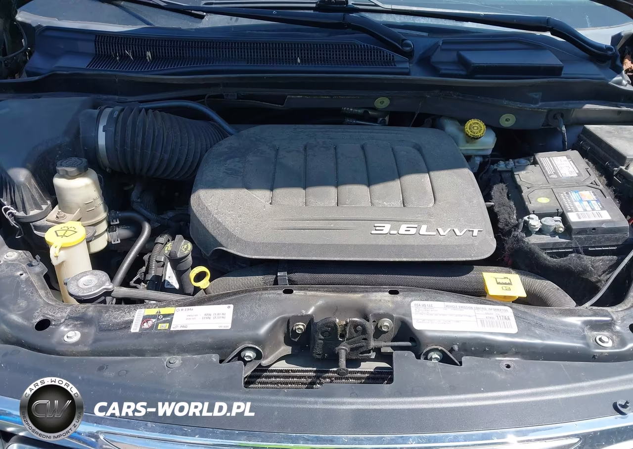 2015 Chrysler Town & Country Limited VIN:2C4RC1JG9FR743237 - 10