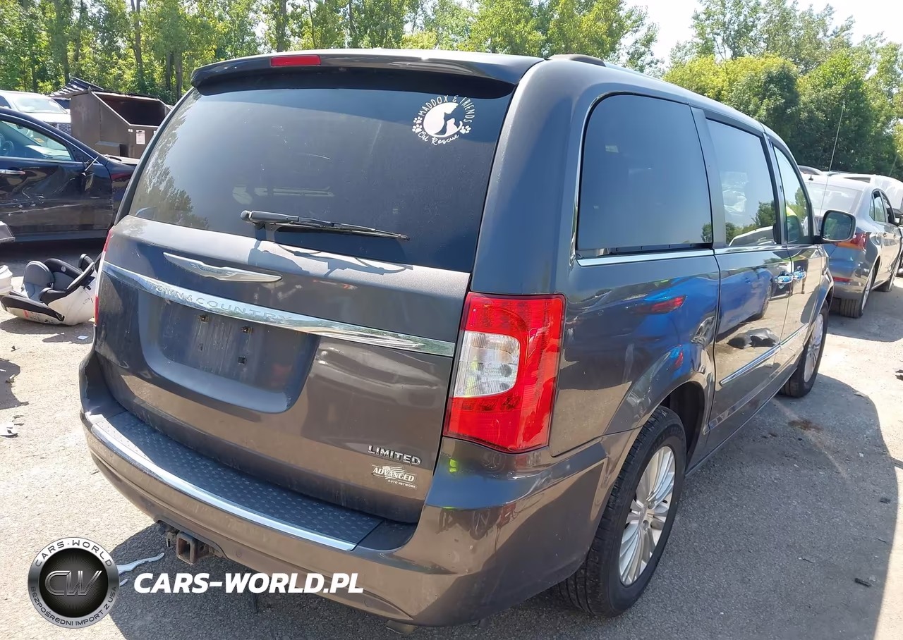 2015 Chrysler Town & Country Limited VIN:2C4RC1JG9FR743237 - 4