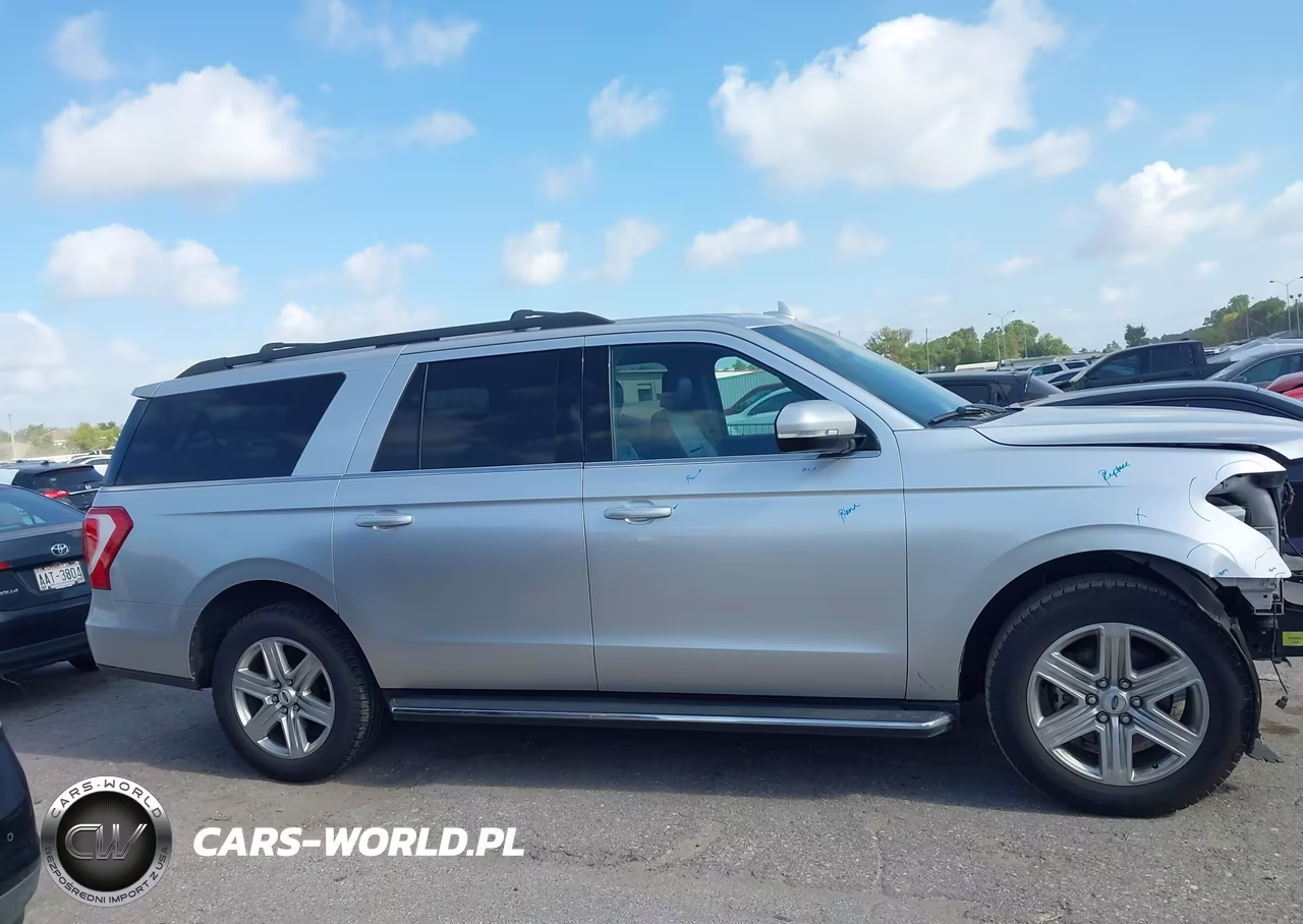 2018 Ford Expedition Max Xlt VIN:1FMJK1HT8JEA70266 - 13