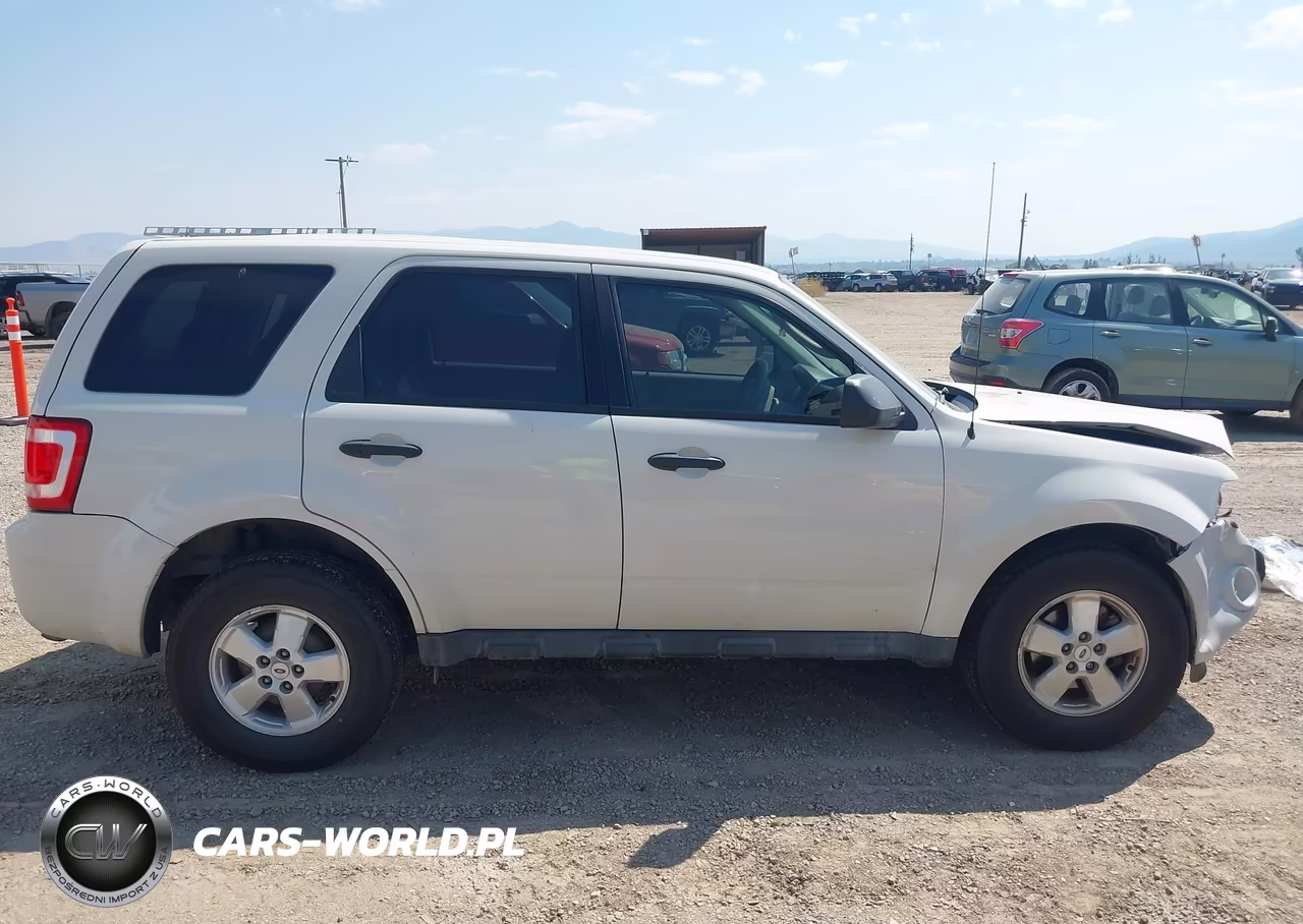 2010 Ford Escape Xls VIN:1FMCU0C74AKC48957 - 13