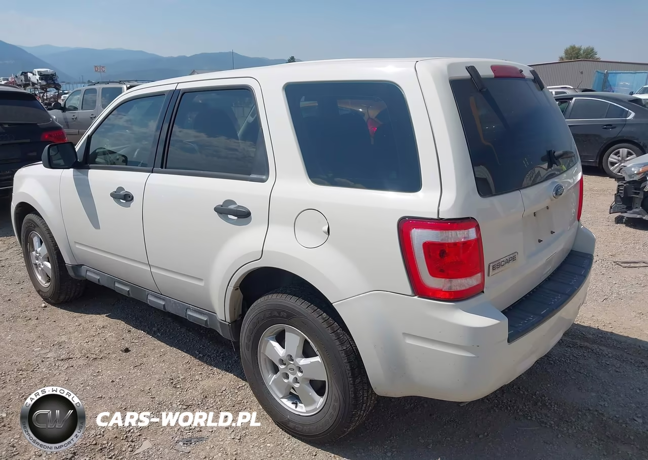 2010 Ford Escape Xls VIN:1FMCU0C74AKC48957 - 3