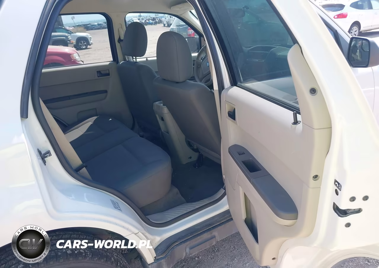 2010 Ford Escape Xls VIN:1FMCU0C74AKC48957 - 8