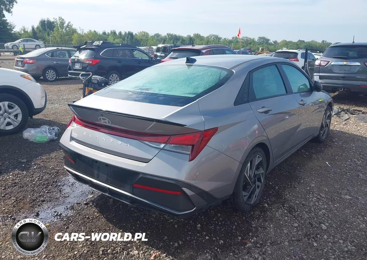 2025 Hyundai Elantra Sel Sport VIN:KMHLM4DG0SU993717 - 4