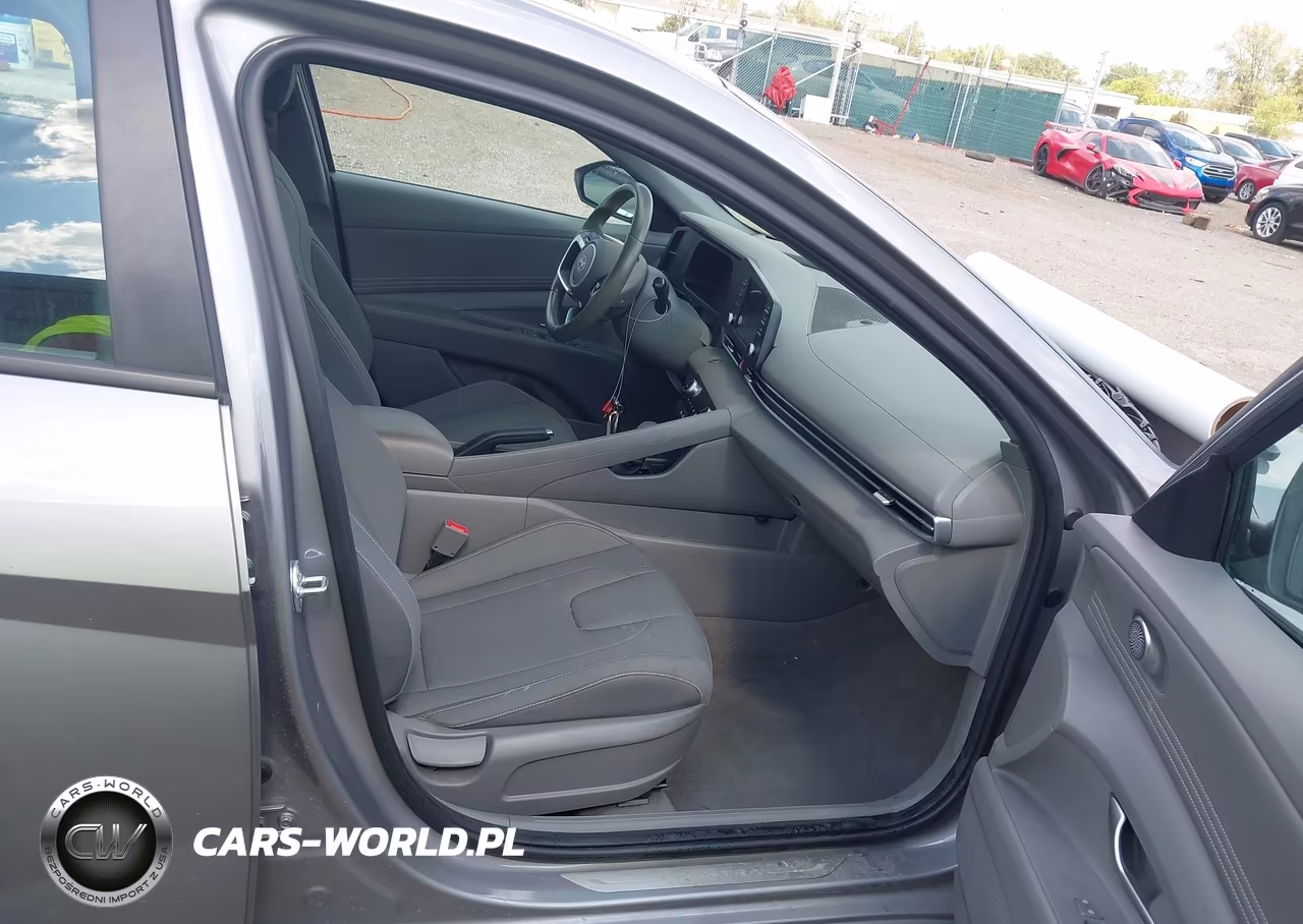 2025 Hyundai Elantra Sel Sport VIN:KMHLM4DG0SU993717 - 5