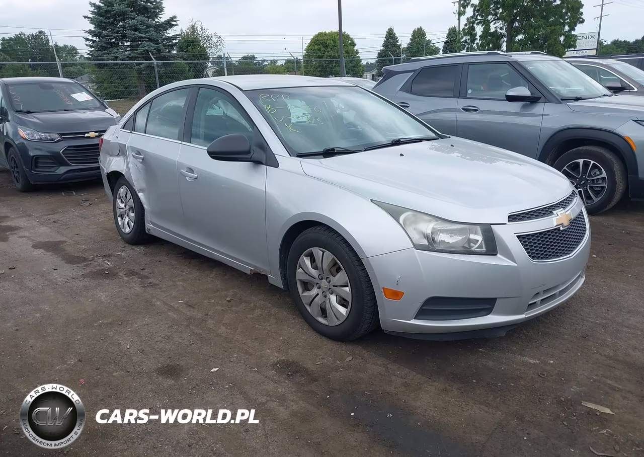 2012 Chevrolet Cruze Ls – zdjęcie 1 z 16