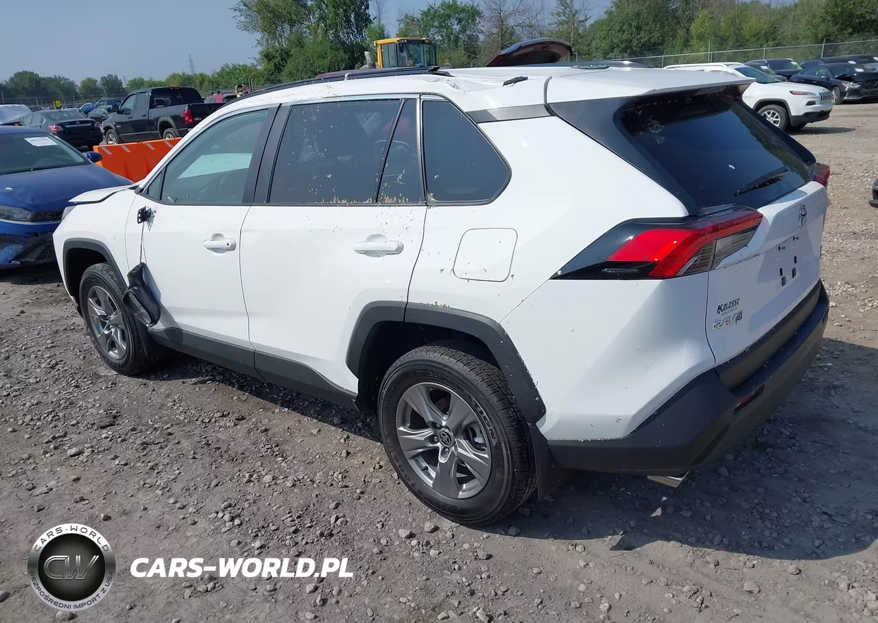 2025 Toyota Rav4 Xle VIN:2T3P1RFV9SW581757 - 3