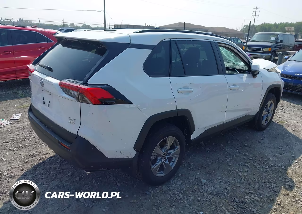 2025 Toyota Rav4 Xle VIN:2T3P1RFV9SW581757 - 4