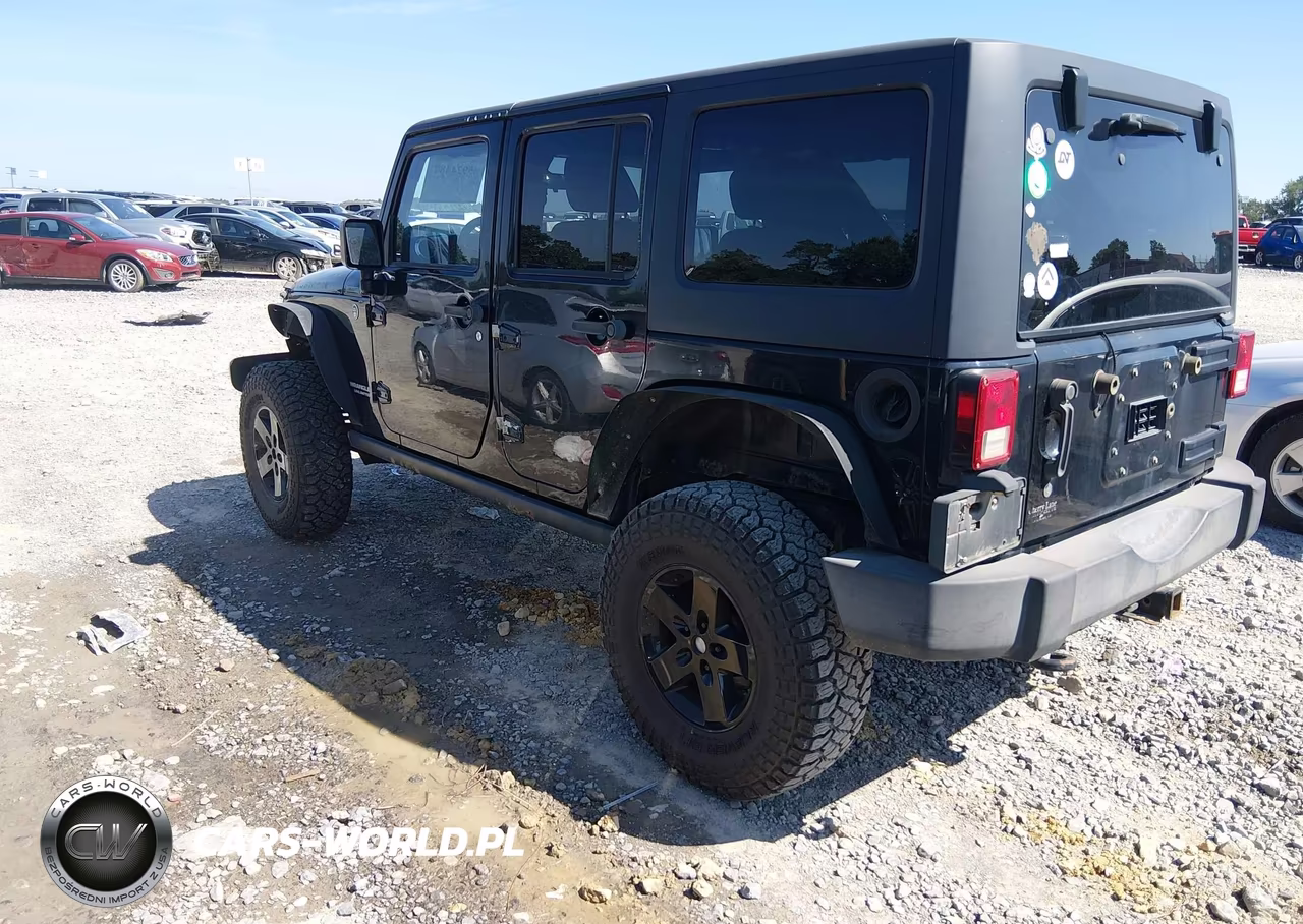 2012 Jeep Wrangler Unlimited Rubicon VIN:1C4BJWFG1CL261086 - 3