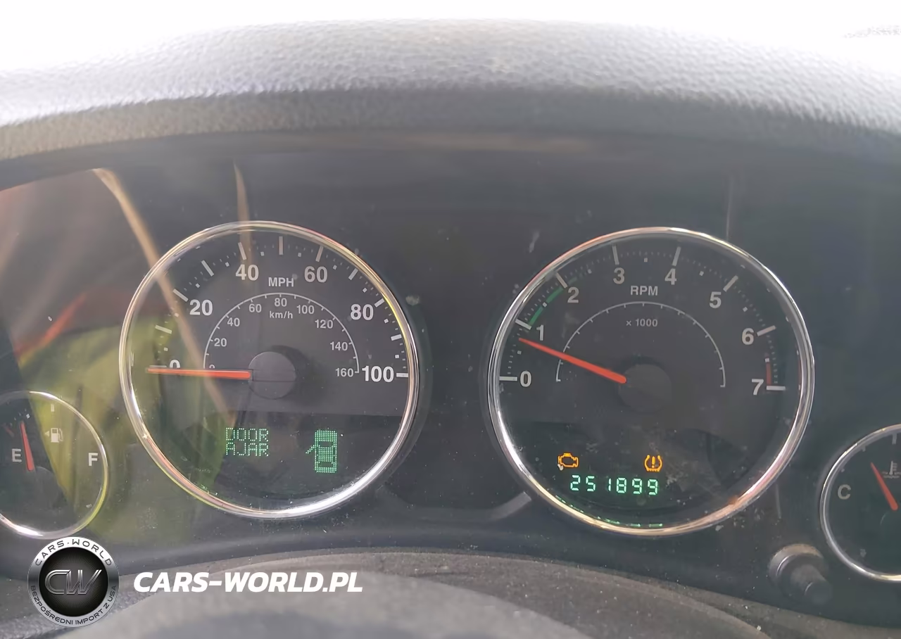 2012 Jeep Wrangler Unlimited Rubicon VIN:1C4BJWFG1CL261086 - 7