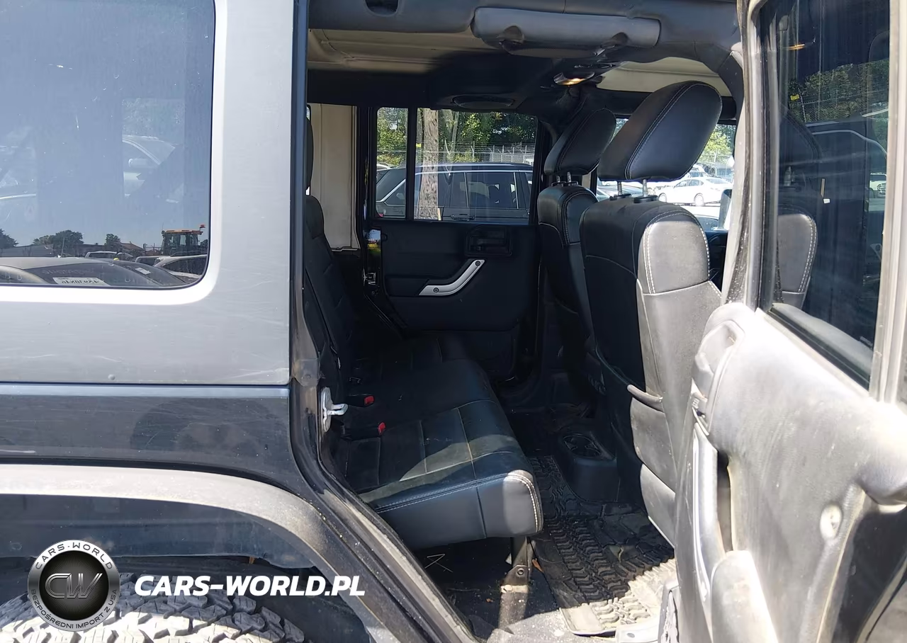 2012 Jeep Wrangler Unlimited Rubicon VIN:1C4BJWFG1CL261086 - 8