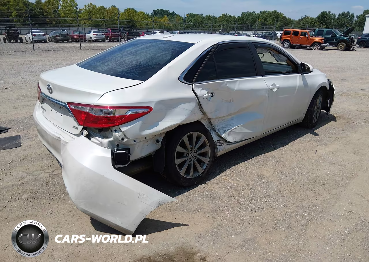 2017 Toyota Camry Xle V6 VIN:4T1BK1FKXHU585008 - 4