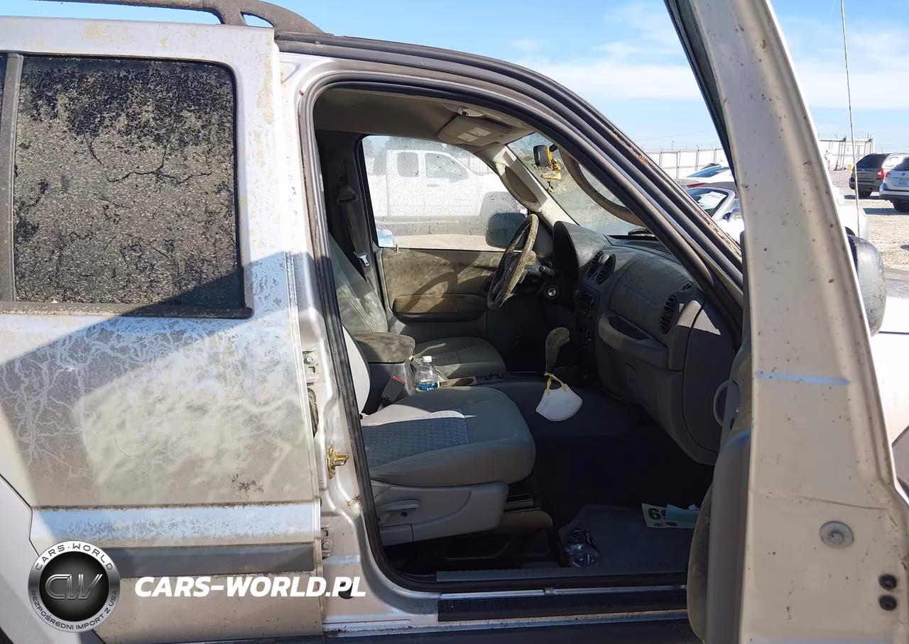 2005 Jeep Liberty Sport VIN:1J4GL48K05W616377 - 5