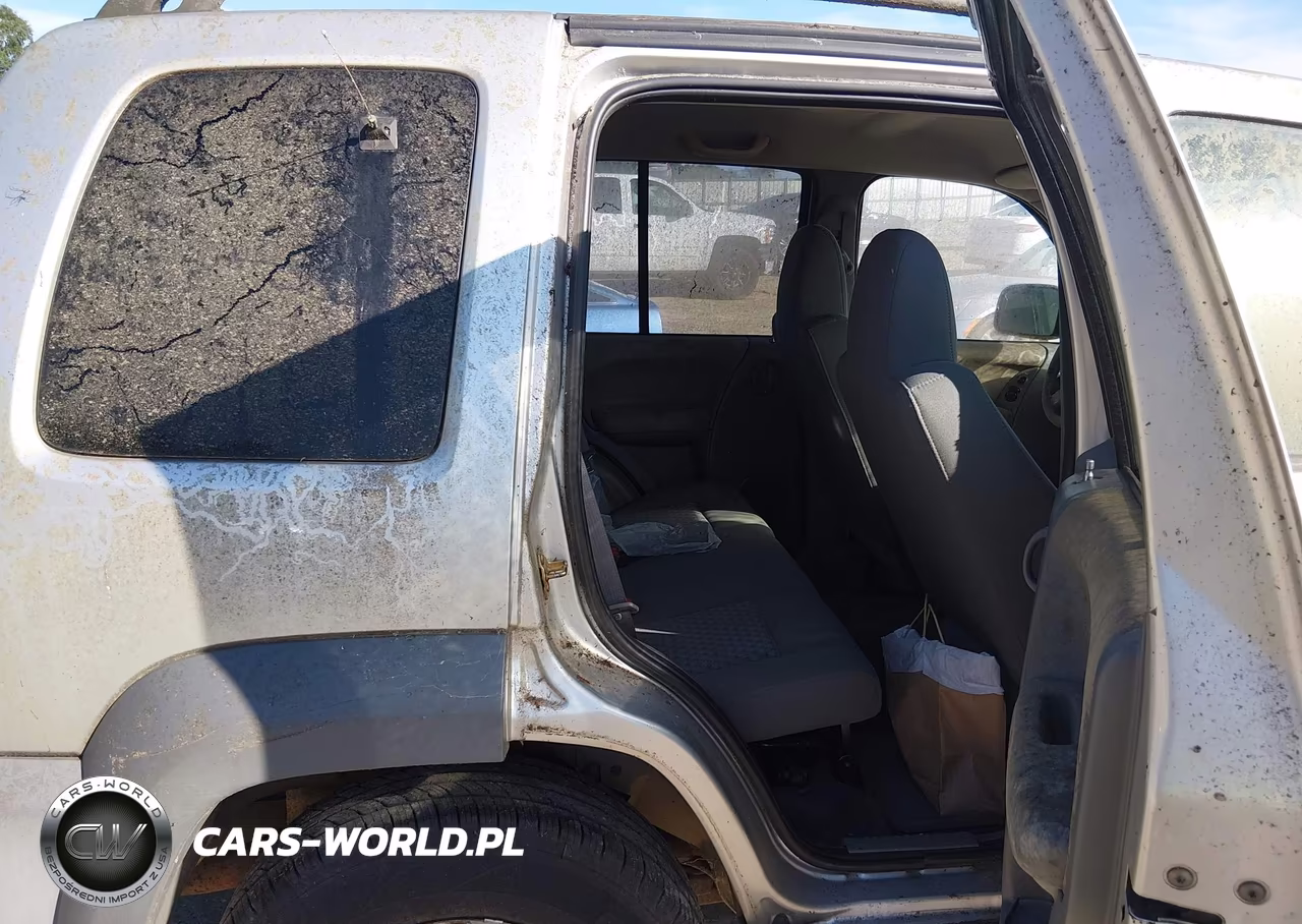 2005 Jeep Liberty Sport VIN:1J4GL48K05W616377 - 8