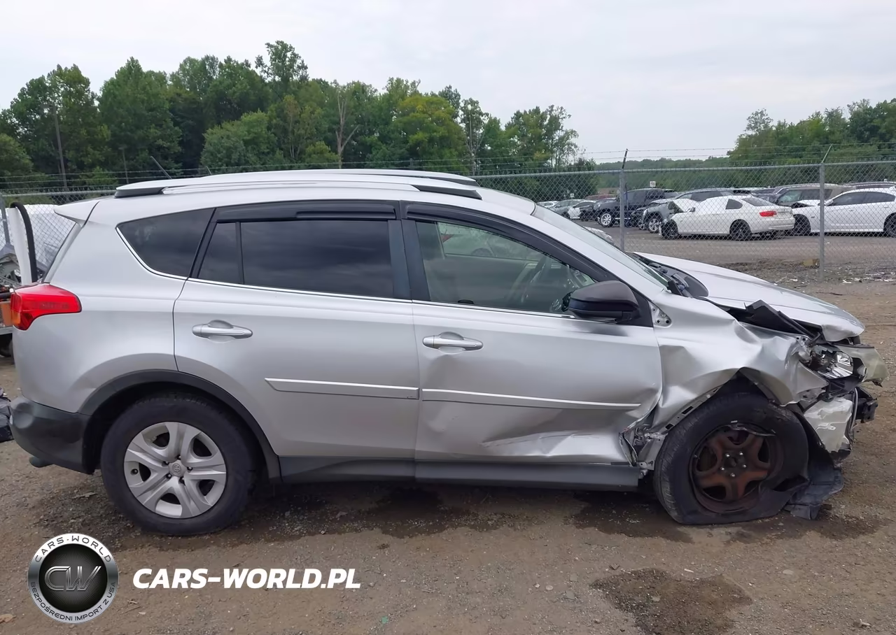 2015 Toyota Rav4 Le VIN:JTMBFREV3FD147253 - 14