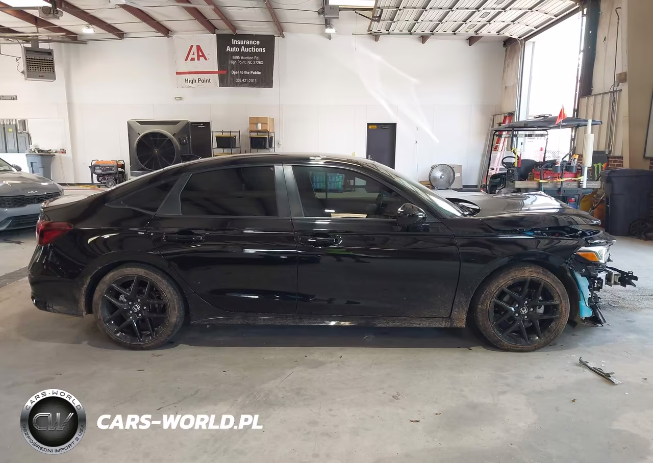 2025 Honda Civic Sport VIN:2HGFE2F57SH556252 - 14