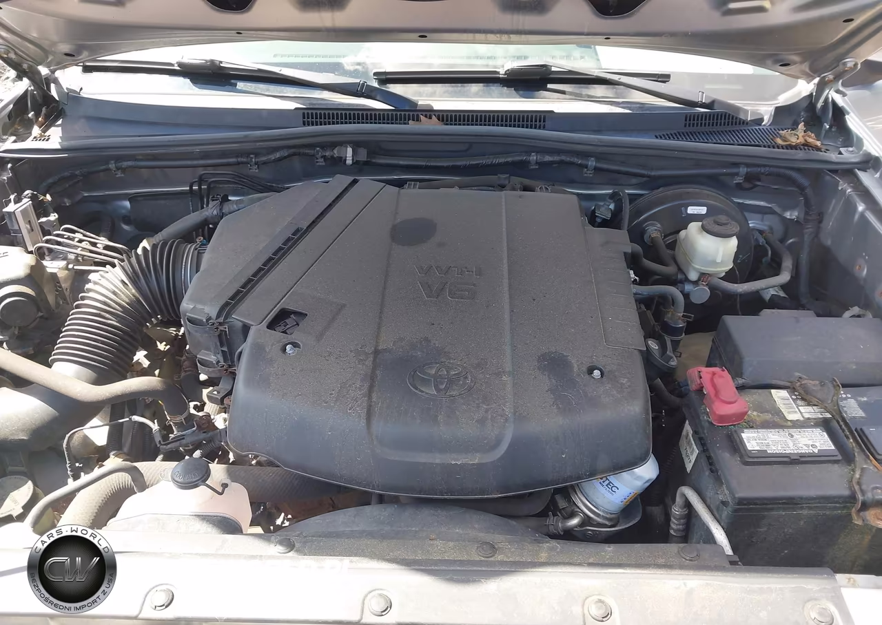 2015 Toyota Tacoma Base V6 VIN:5TFLU4EN0FX139865 - 10