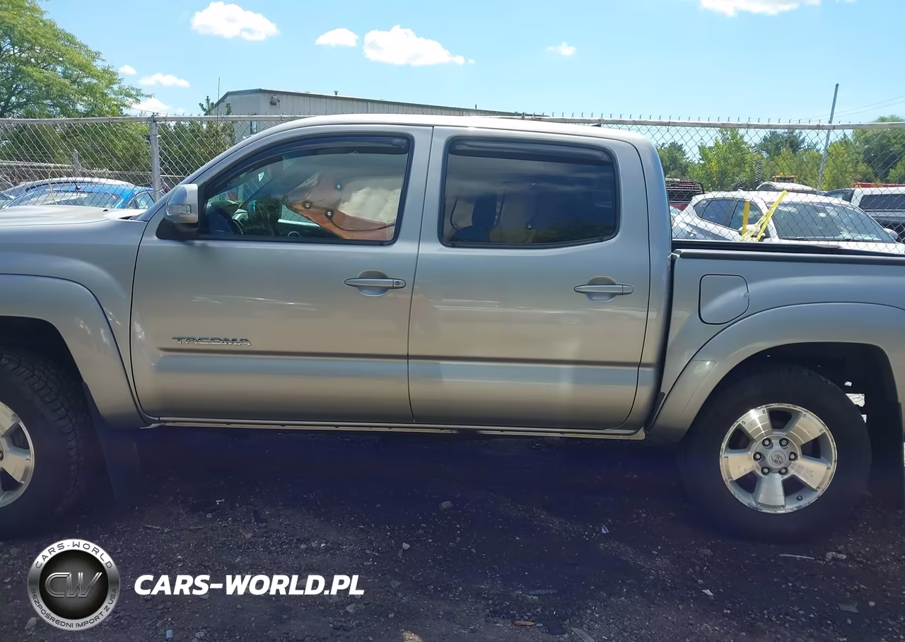 2015 Toyota Tacoma Base V6 VIN:5TFLU4EN0FX139865 - 14