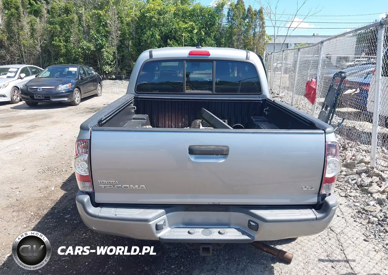 2015 Toyota Tacoma Base V6 VIN:5TFLU4EN0FX139865 - 16