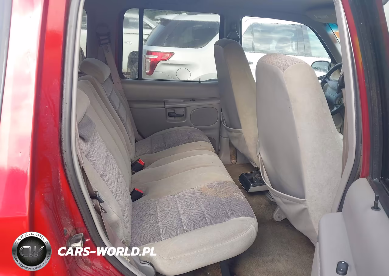 2000 Ford Explorer Xlt VIN:1FMZU63X3YZB13693 - 8