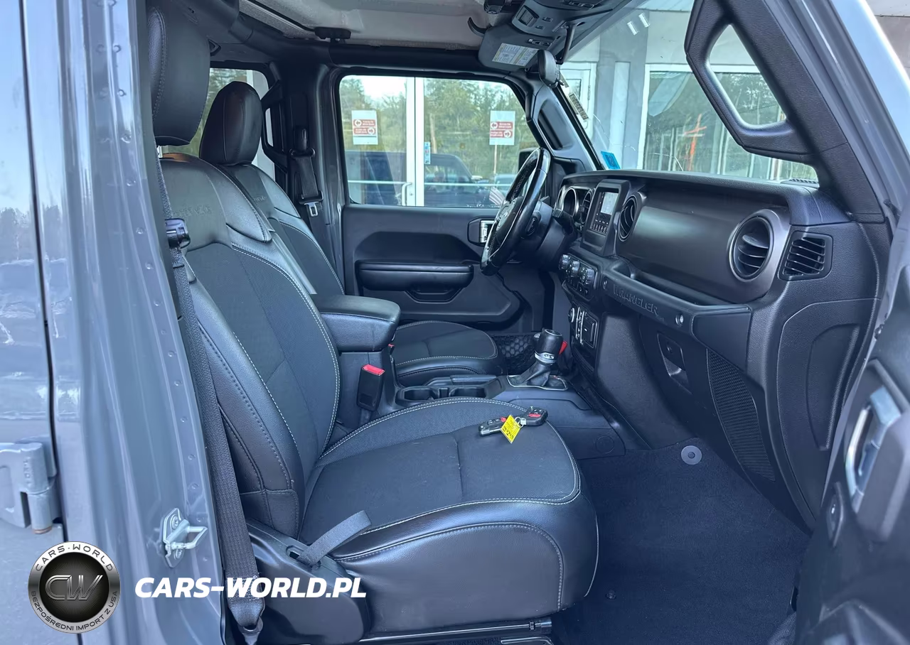 2020 Jeep Wrangler Unlimited Sport VIN:1C4HJXDN8LW245452 - 5