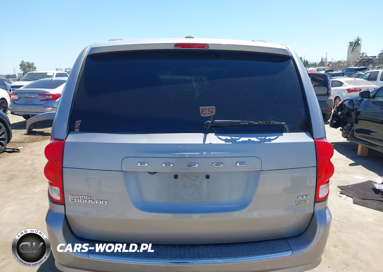 2018 Dodge Grand Caravan Sxt VIN:2C4RDGCG0JR265151 - 17