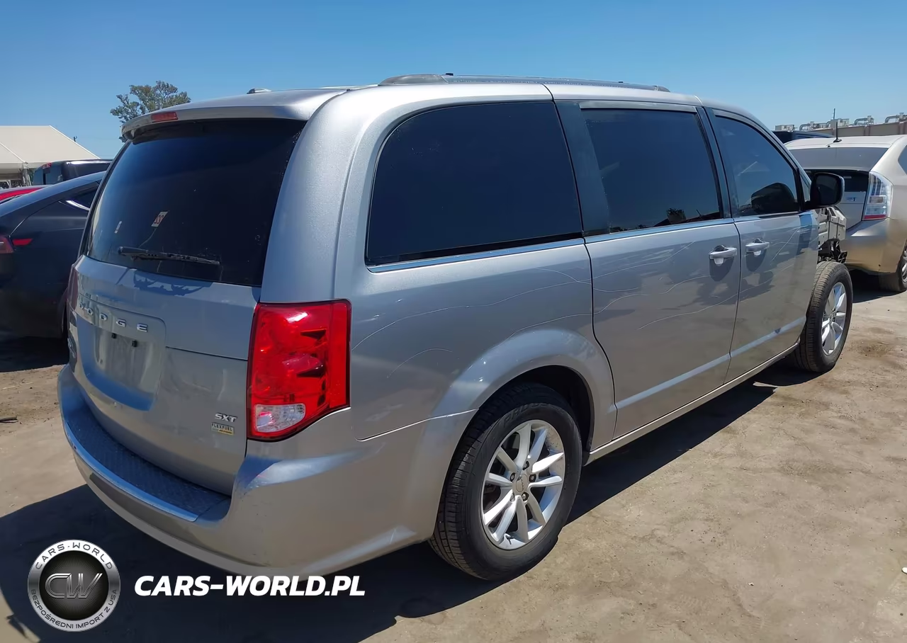 2018 Dodge Grand Caravan Sxt VIN:2C4RDGCG0JR265151 - 4