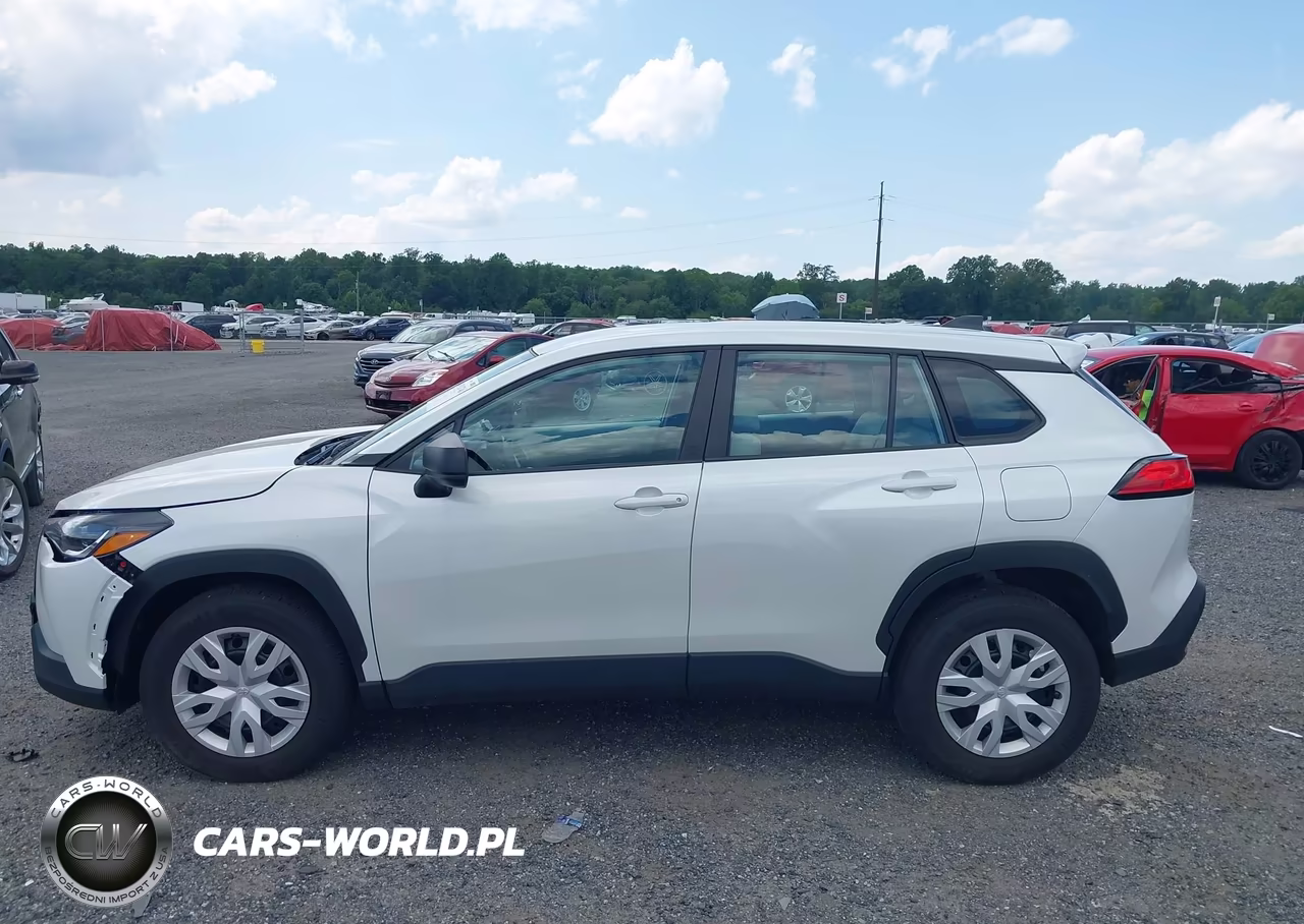 2024 Toyota Corolla Cross L VIN:7MUAAAAG1RV096840 - 14