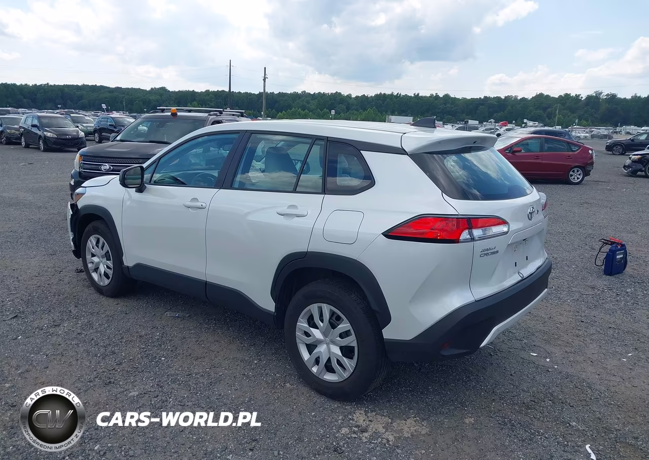 2024 Toyota Corolla Cross L VIN:7MUAAAAG1RV096840 - 3