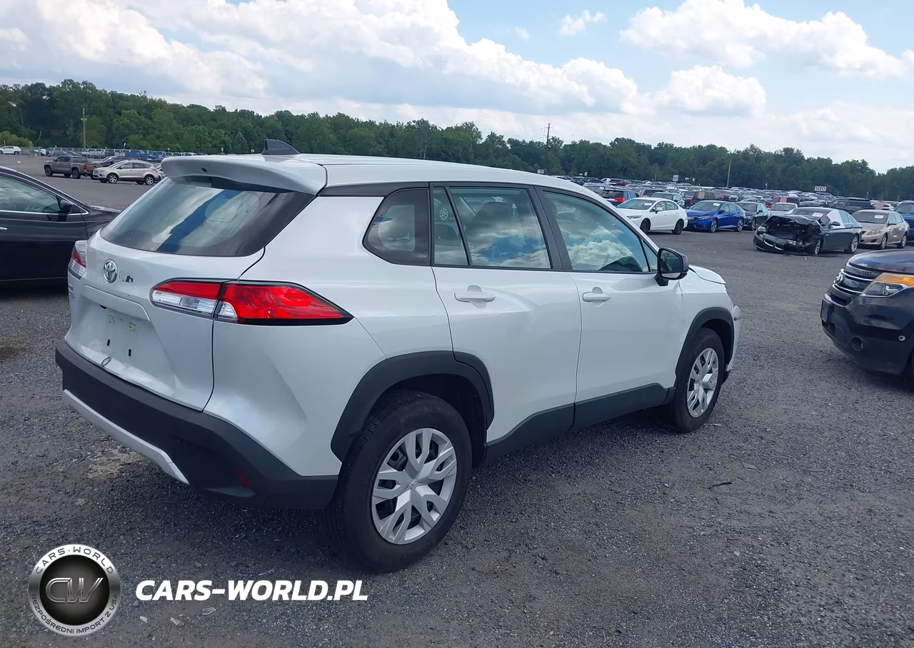 2024 Toyota Corolla Cross L VIN:7MUAAAAG1RV096840 - 4