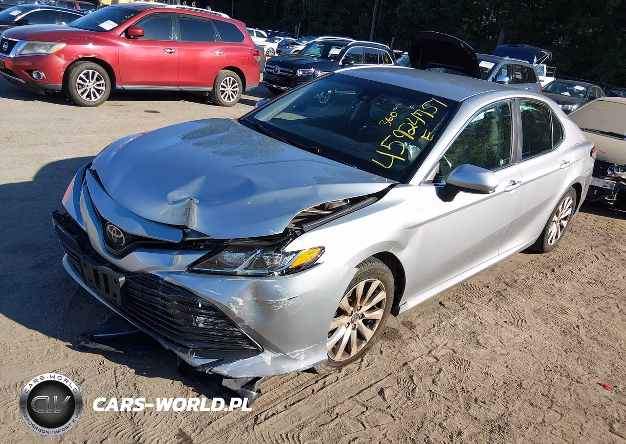 2018 Toyota Camry Le VIN:4T1B11HK7JU089055 - 2
