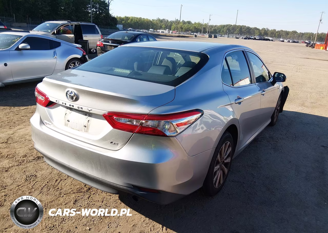 2018 Toyota Camry Le VIN:4T1B11HK7JU089055 - 4