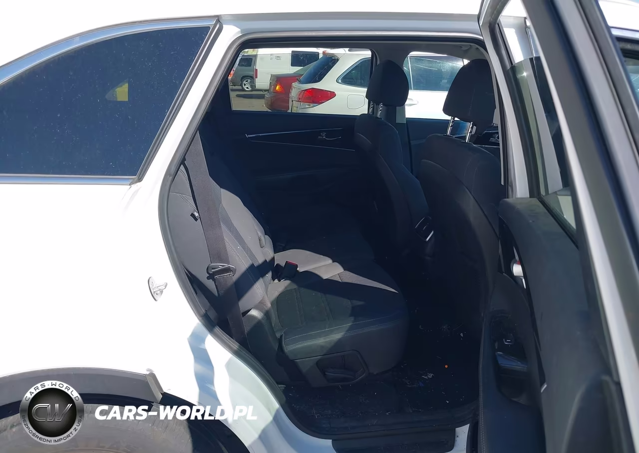 2018 Kia Sorento 2.4L Lx VIN:5XYPGDA33JG367609 - 8