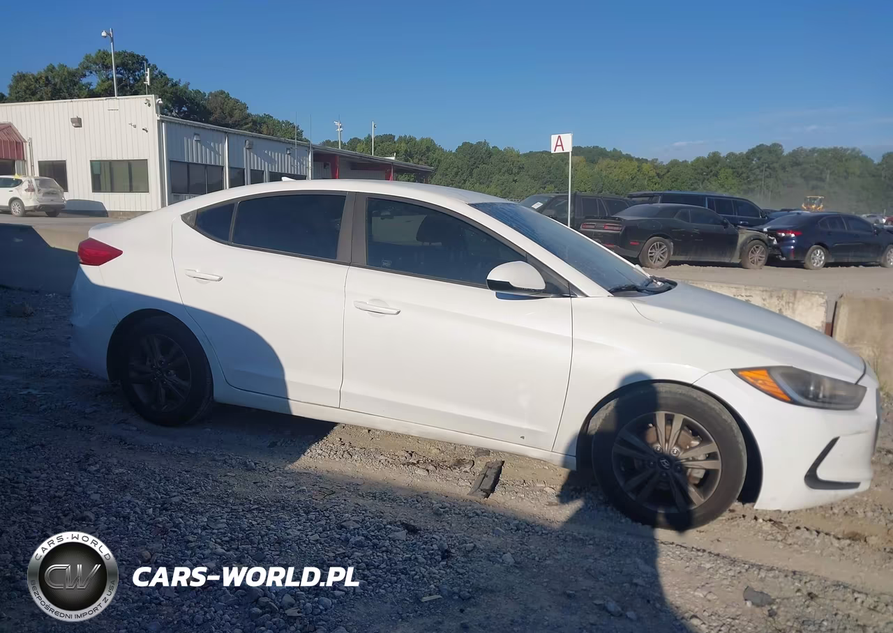 2018 Hyundai Elantra Sel VIN:5NPD84LF1JH319171 - 13