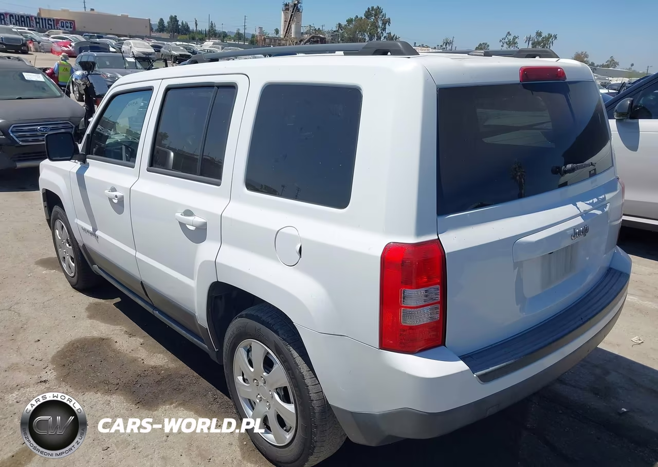 2016 Jeep Patriot Sport VIN:1C4NJPBA9GD688732 - 3