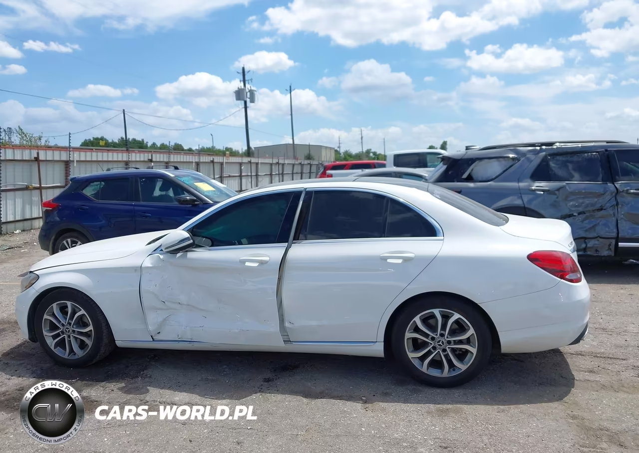 2018 Mercedes-Benz C 300 VIN:55SWF4JB8JU276556 - 14