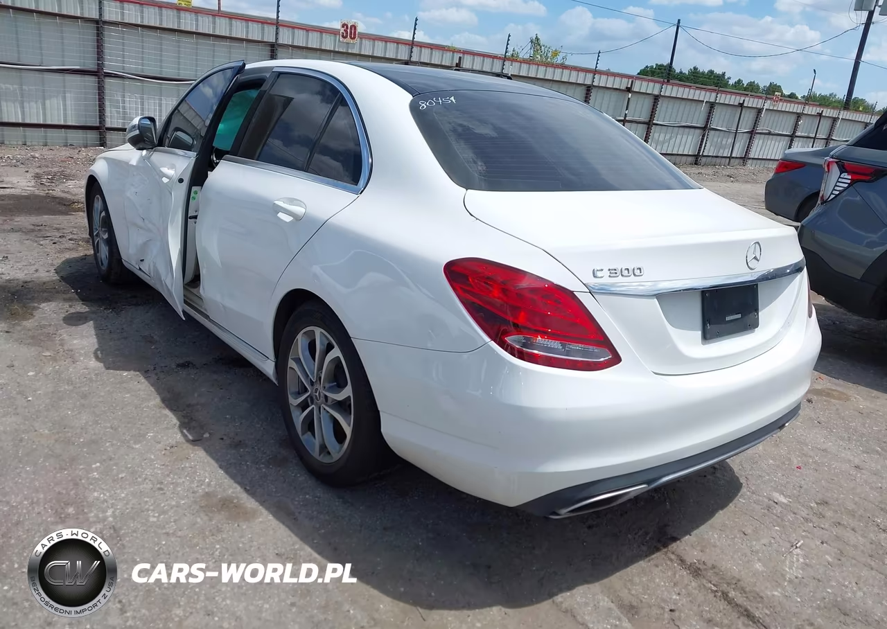 2018 Mercedes-Benz C 300 VIN:55SWF4JB8JU276556 - 3