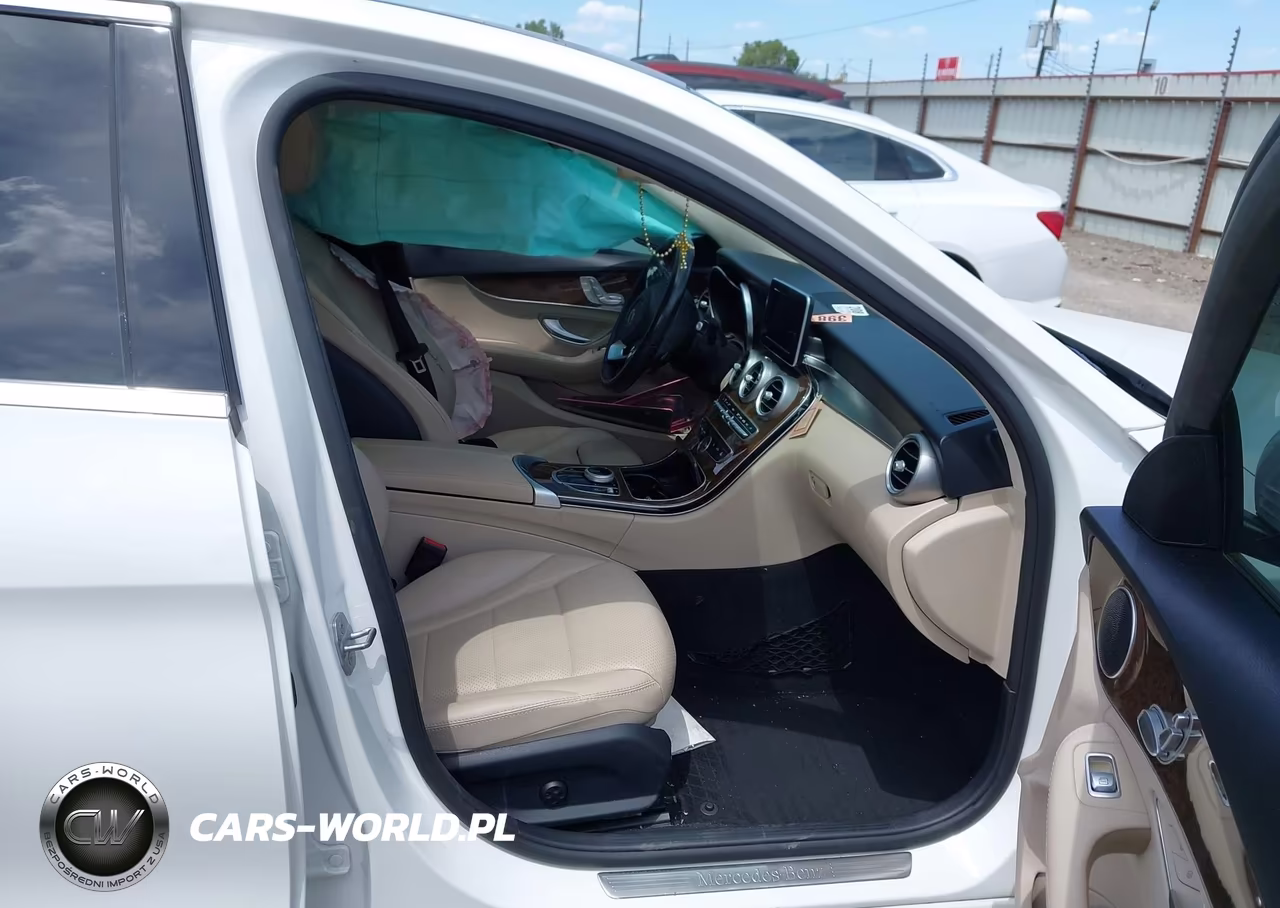 2018 Mercedes-Benz C 300 VIN:55SWF4JB8JU276556 - 5