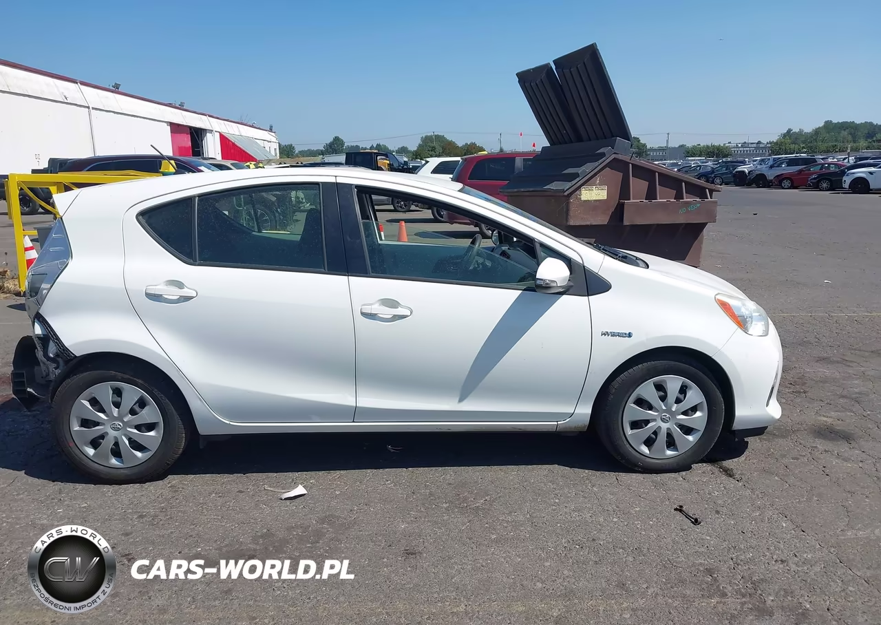 2013 Toyota Prius C Two VIN:JTDKDTB39D1055908 - 13