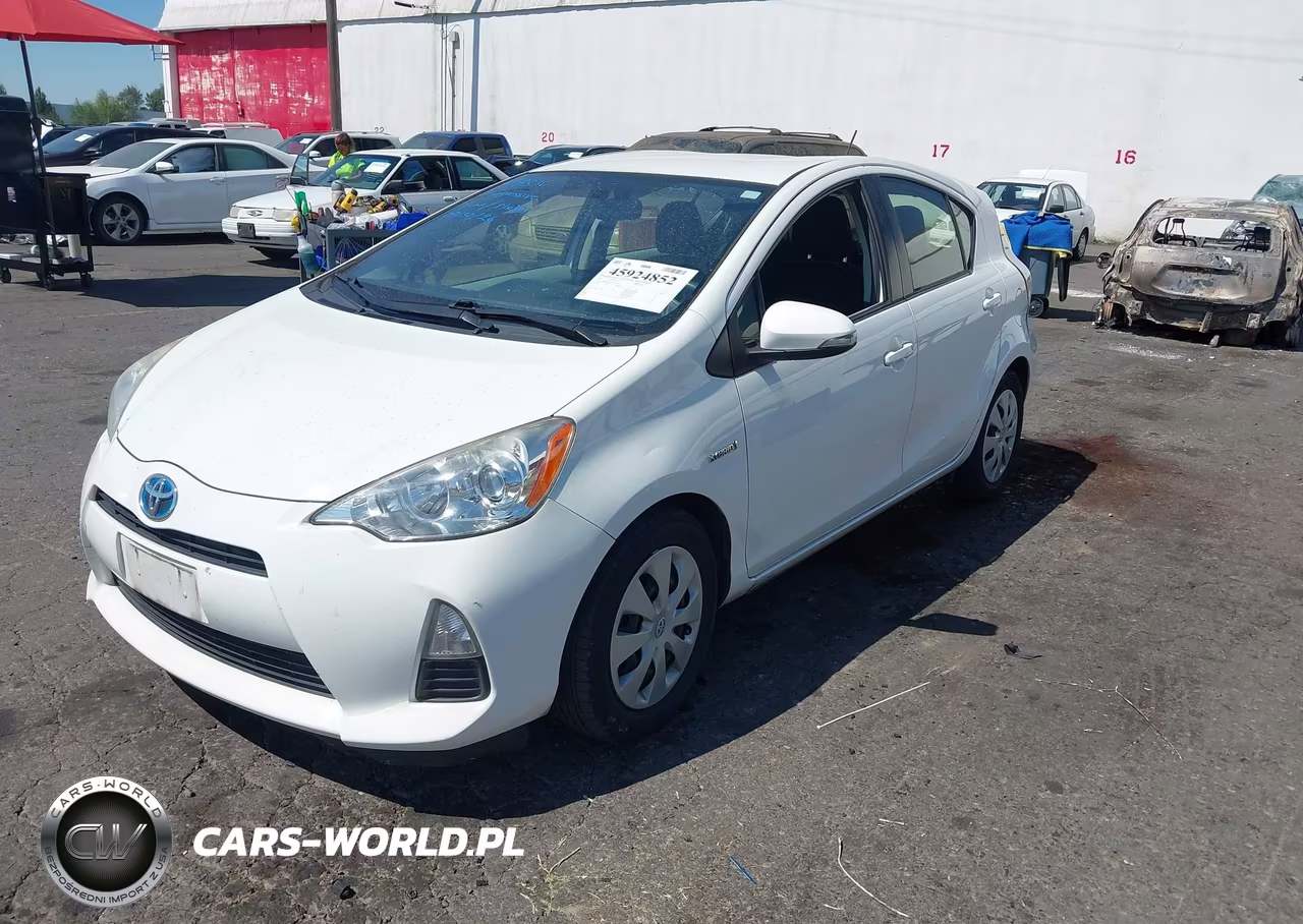 2013 Toyota Prius C Two VIN:JTDKDTB39D1055908 - 2