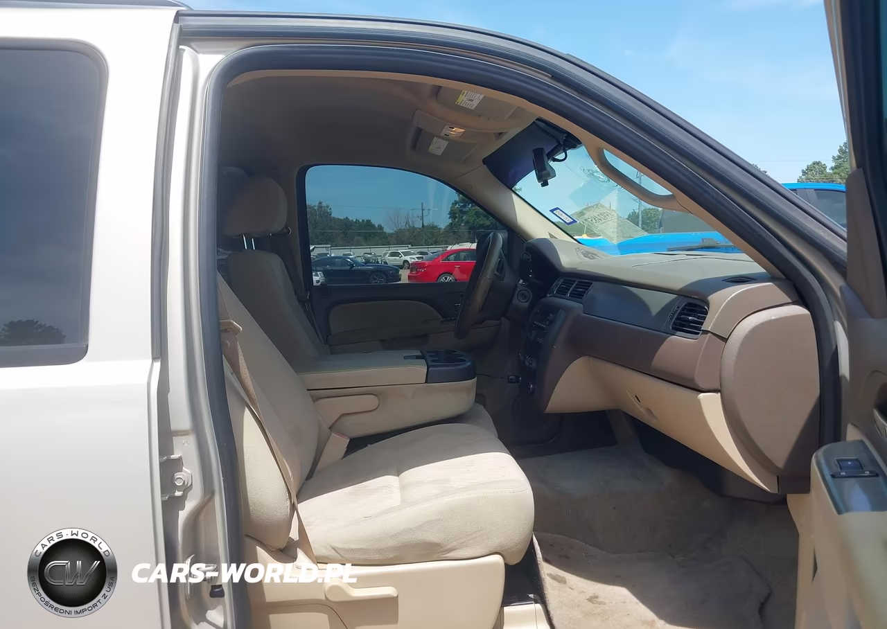 2010 Chevrolet Tahoe Ls VIN:1GNUCAE01AR249337 - 5