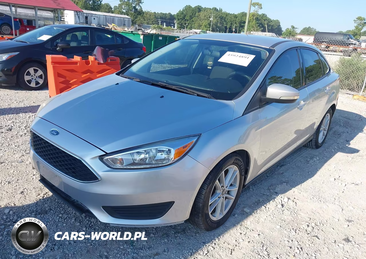 2017 Ford Focus Se VIN:1FADP3F24HL338900 - 2