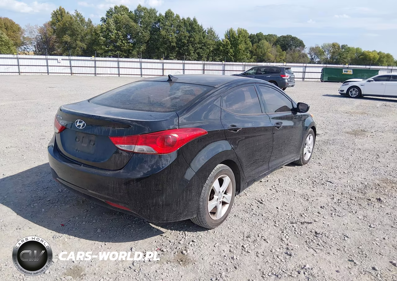 2013 Hyundai Elantra Gls VIN:5NPDH4AE7DH215394 - 4