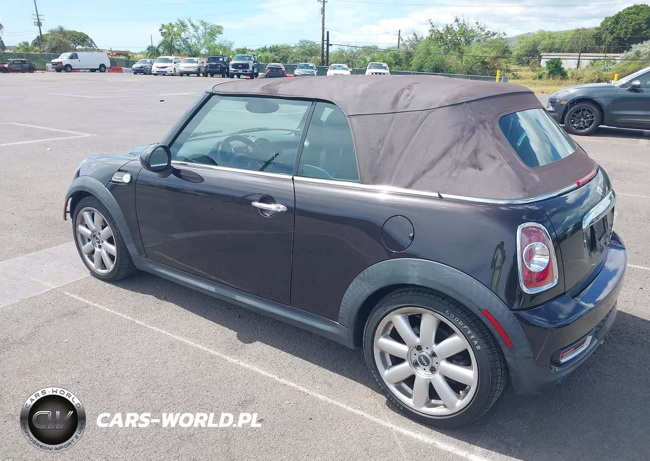 2013 Mini Convertible Cooper S VIN:WMWZP3C53DT550824 - 3
