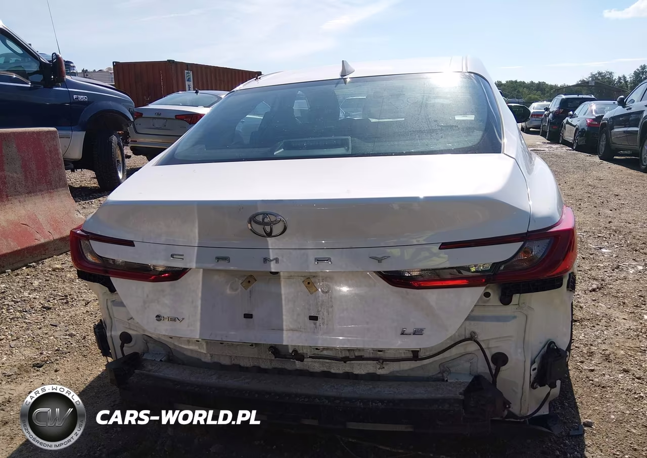 2025 Toyota Camry Le VIN:4T1DAACK6SU555446 - 15