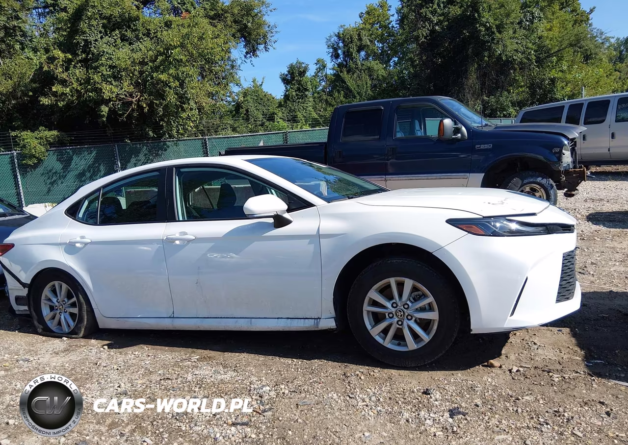 2025 Toyota Camry Le VIN:4T1DAACK6SU555446 - 19