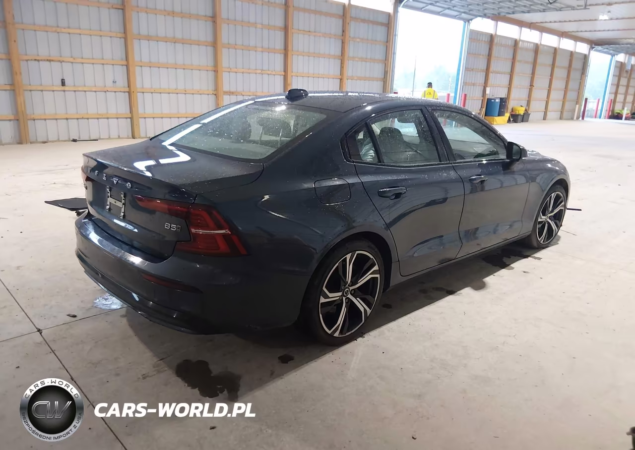 2024 Volvo S60 B5 Core Dark Theme VIN:7JRL12TK7RG298393 - 4