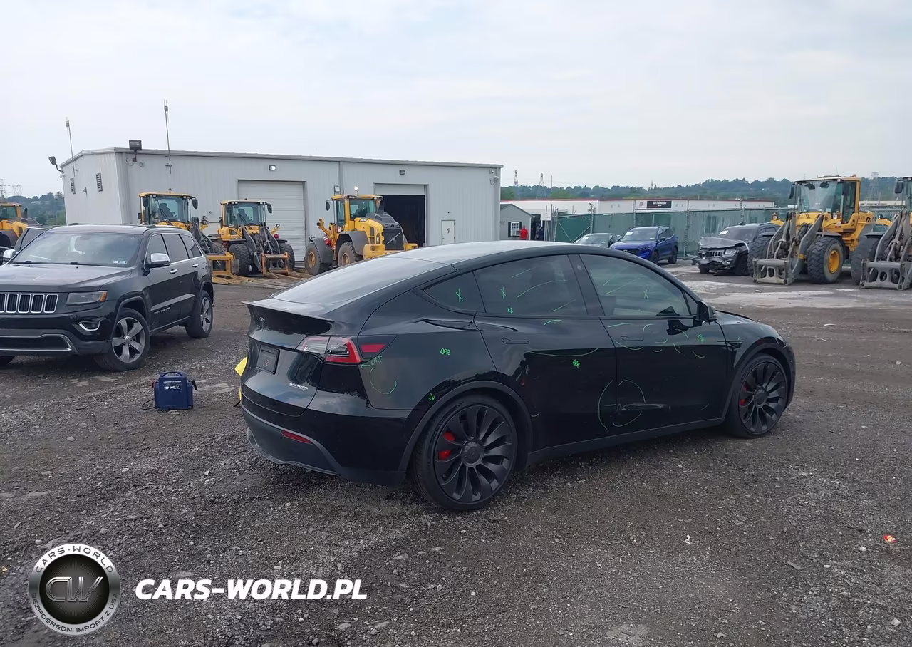 2022 Tesla Model Y Performance Dual Motor All-Wheel Drive VIN:7SAYGDEF0NF511240 - 4